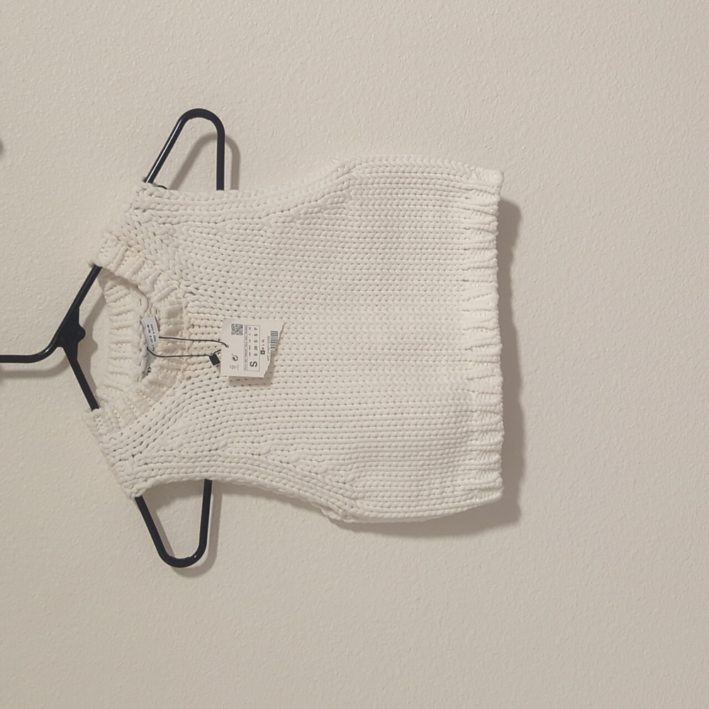 Zara NWT knit crop top vest